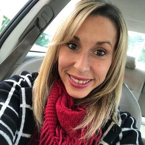 Meet your Posher, Nicole